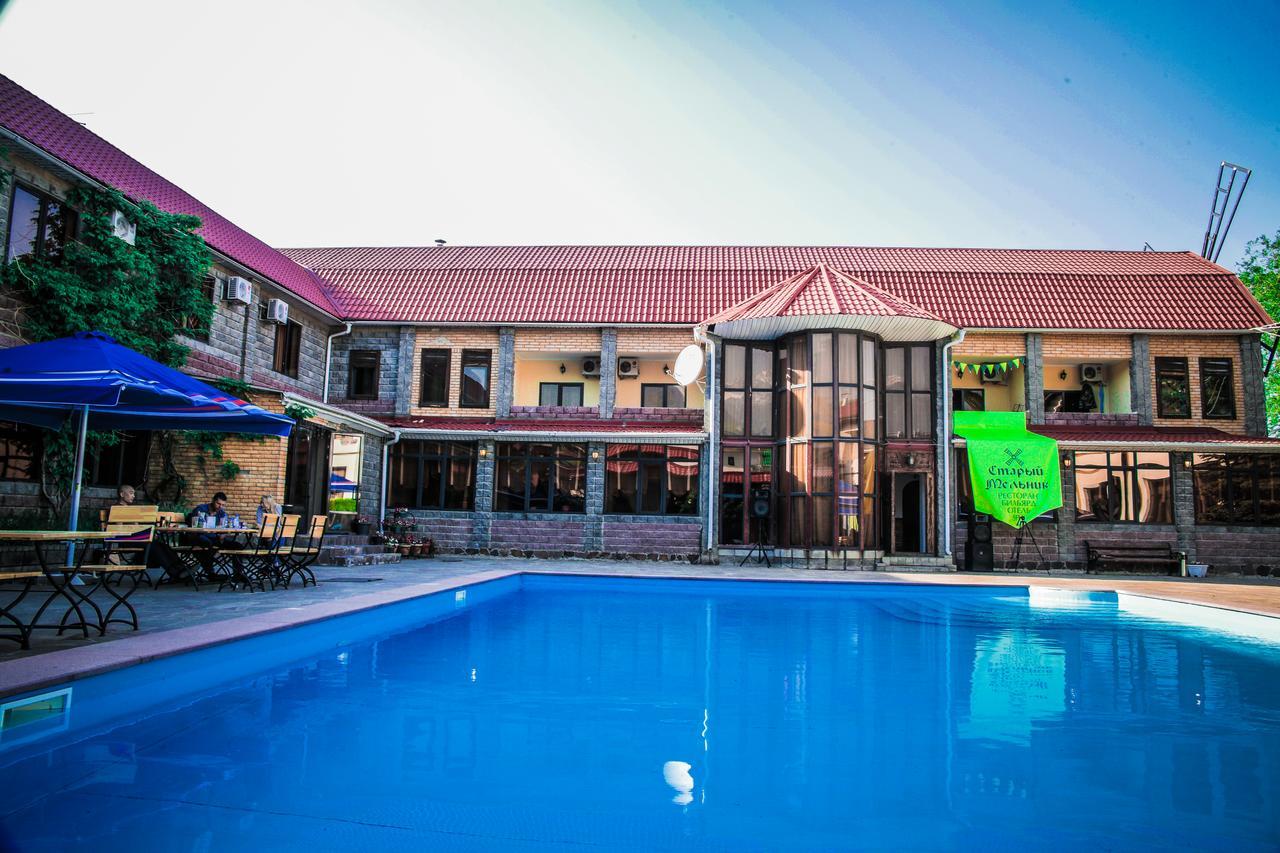 Stary Melnik Hotel アルマトイ エクステリア 写真