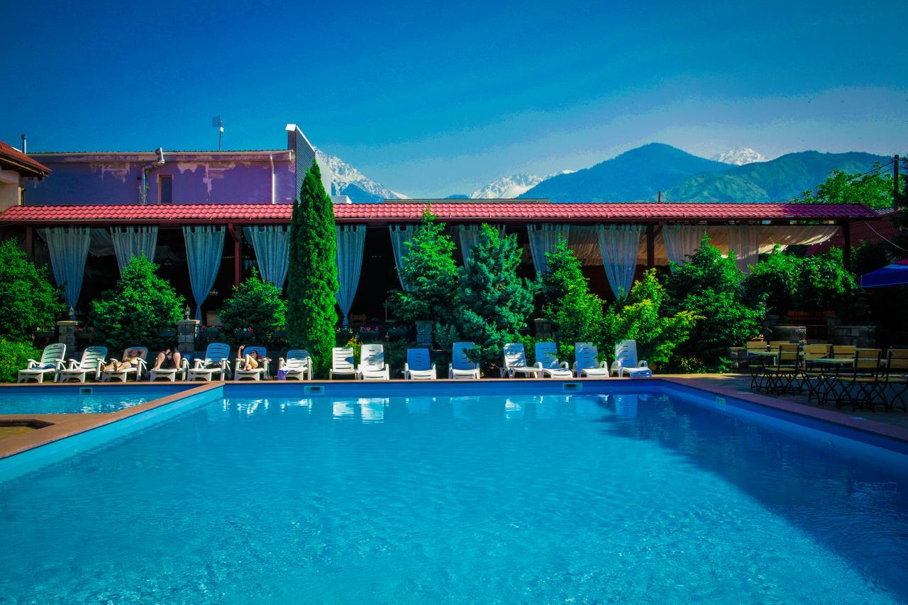 Stary Melnik Hotel アルマトイ エクステリア 写真